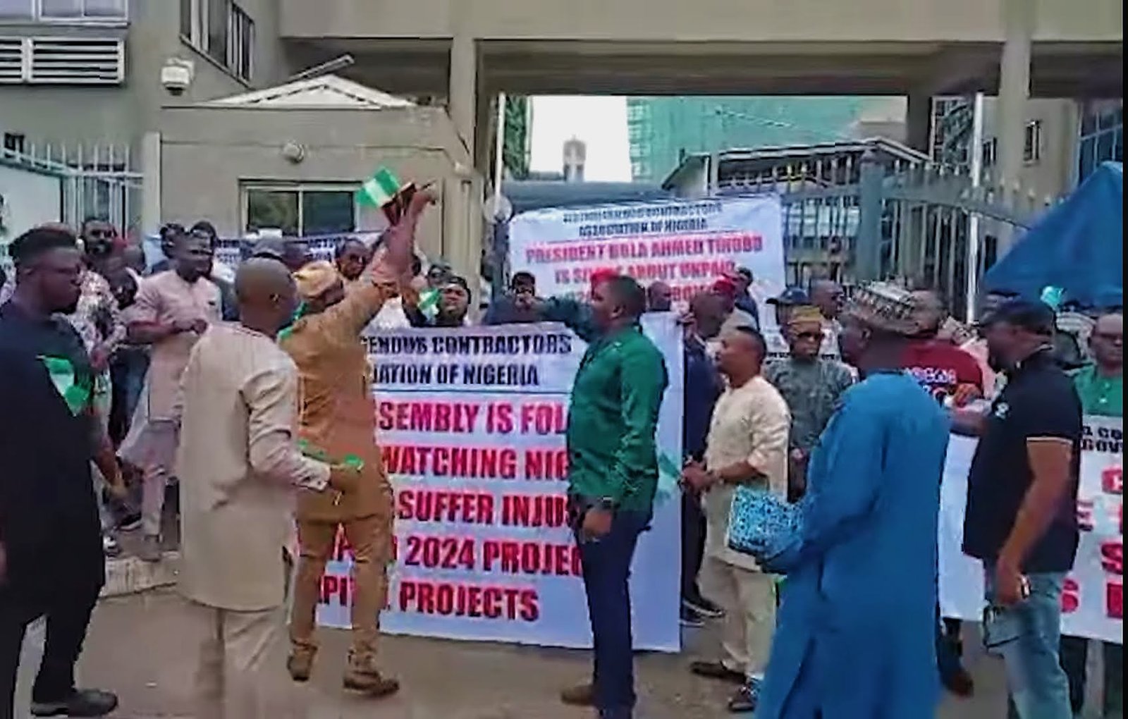 Indigenous Contractors Block Finance Ministry Gate in Abuja, Demand Payment for Completed Projects
