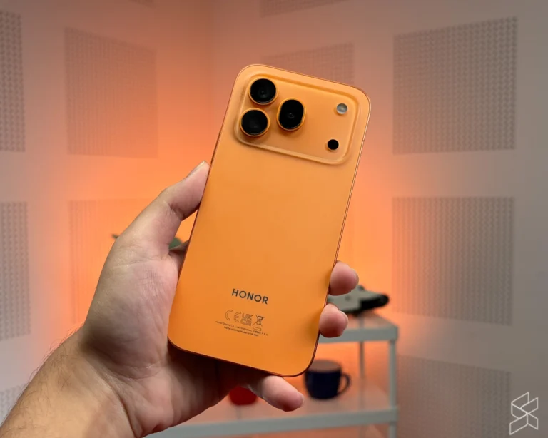 Man holding a smartphone